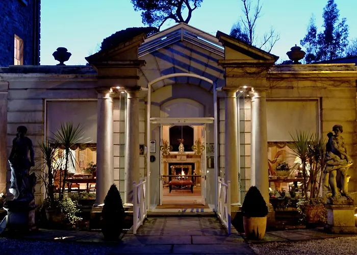 Central hotel: Marlfield House Hotel Relais Et Chateaux